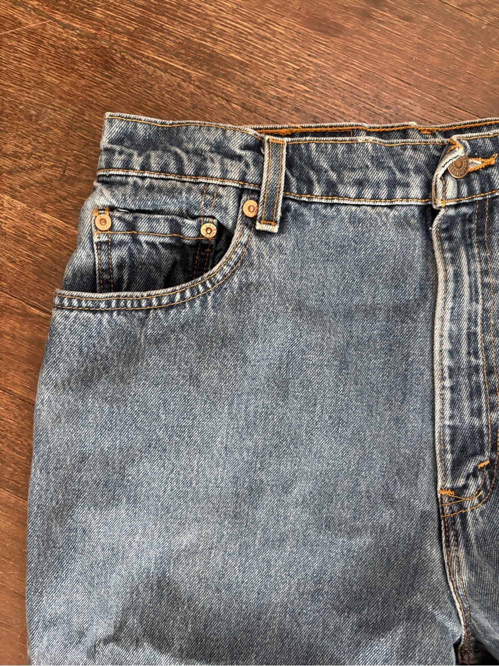 Vintage Levi's 551 Relaxed Fit Tapered Jeans Womens 14 Medium Wash vintage y2k - Picture 3 of 9